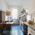 Top Location Naviglio Apartment With Terrace